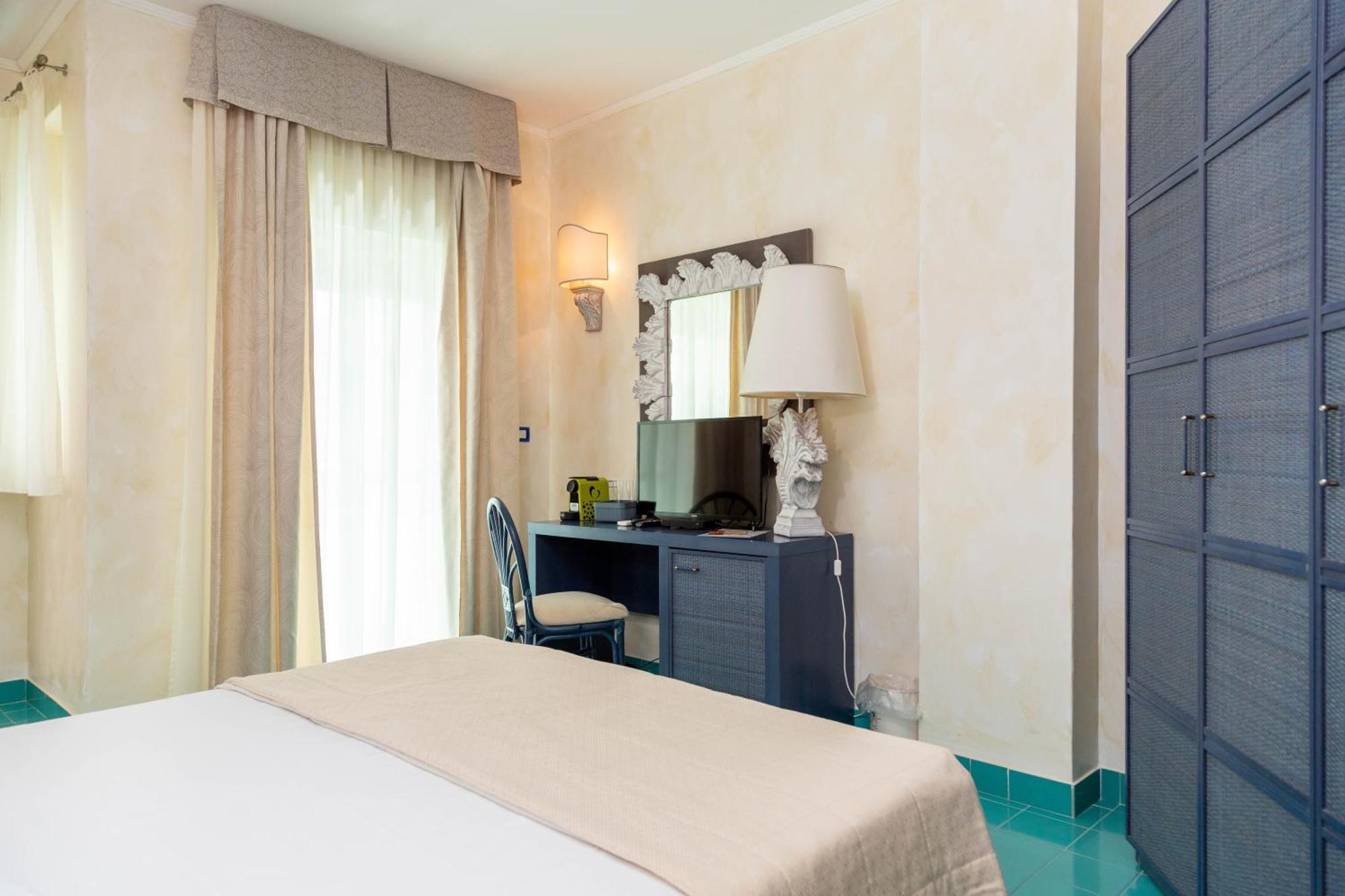 Ah Premium Baia Dei Faraglioni Hotel Mattinata Exterior photo