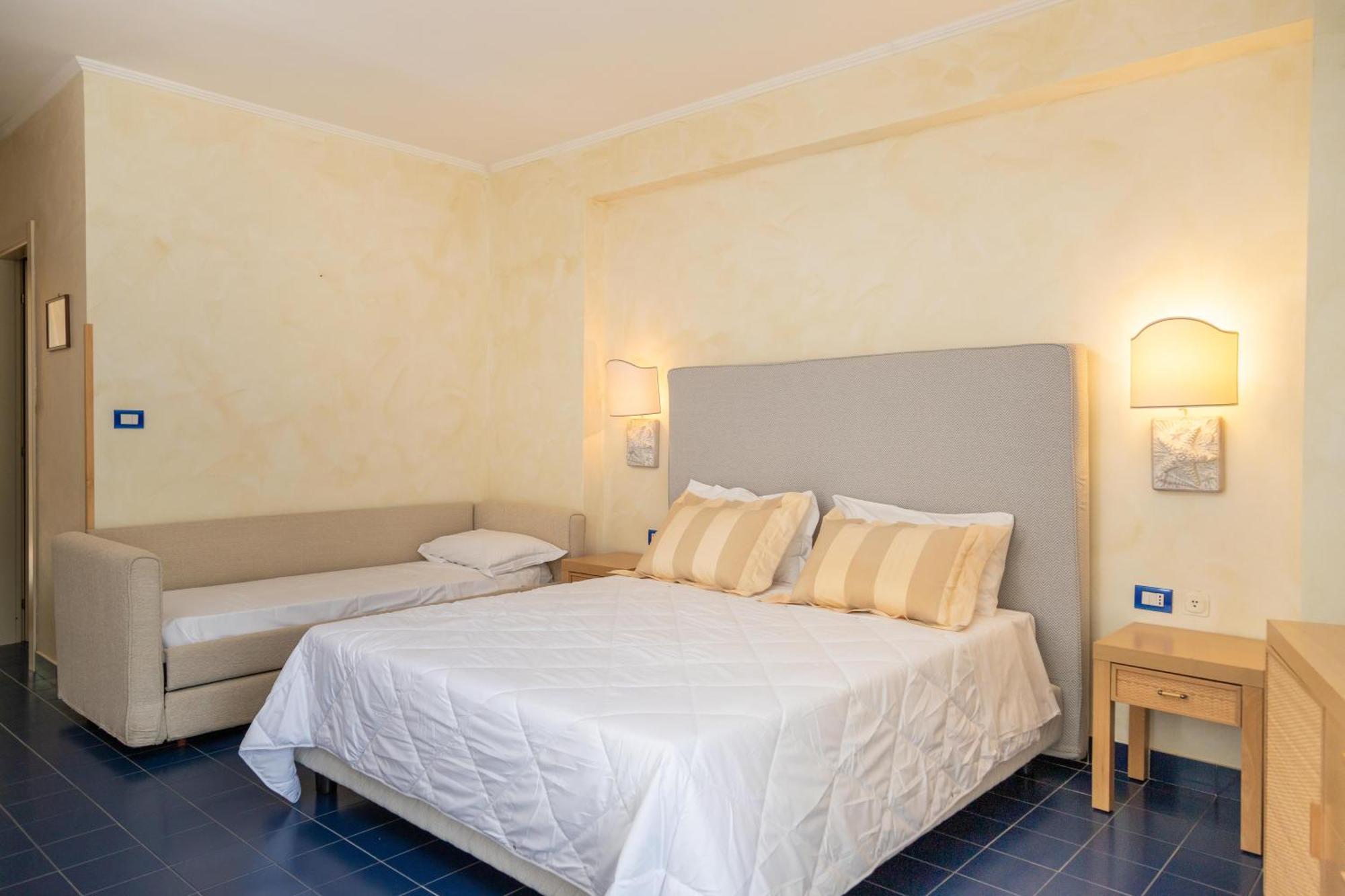 Ah Premium Baia Dei Faraglioni Hotel Mattinata Exterior photo